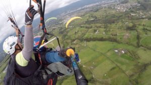 Vuela en Parapente Loja, diversión a las faldas del Villonaco