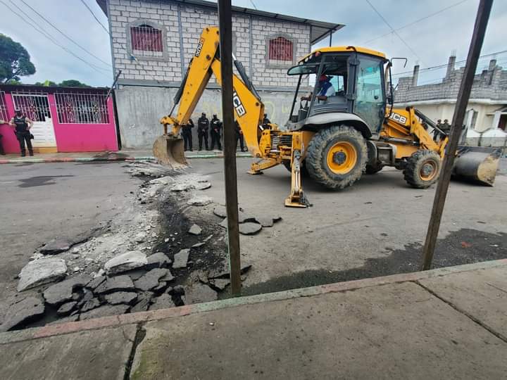 Detenidos y destrucción de rompe velocidades