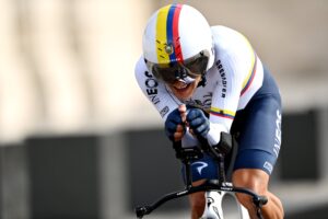 Richard Carapaz demuestra su garra en la primera prueba contrarreloj del Giro de Italia