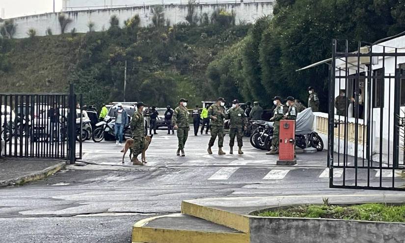 Sugieren la aplicación de más controles en las filas de las FF.AA.