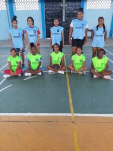Escuela de básquet gratuita para niñas