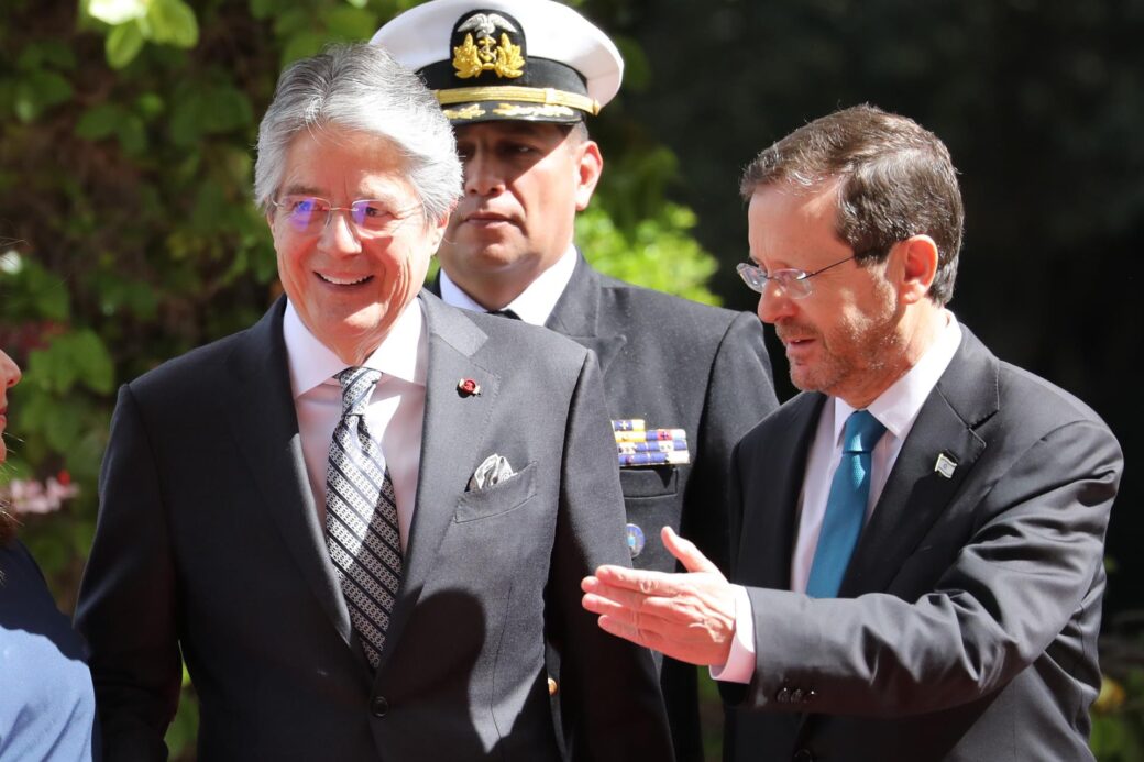 Guillermo Lasso fue recibido hoy por su homólogo israelí