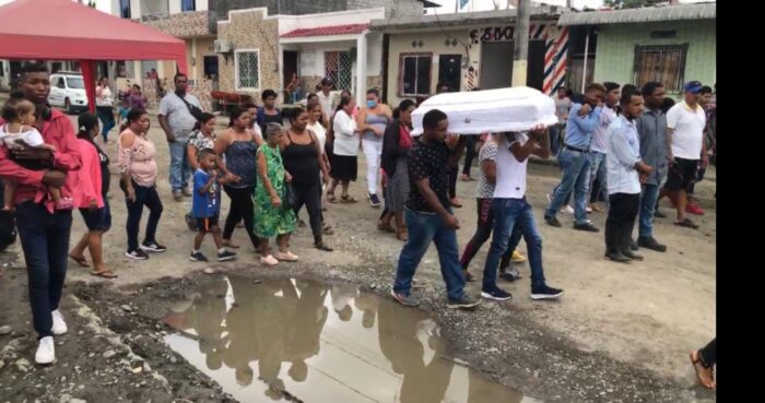 Menor asesinado a golpes fue sepultado en Babahoyo