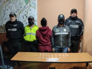 Adolescente encontrada con 27 ‘funditas’ de cocaína