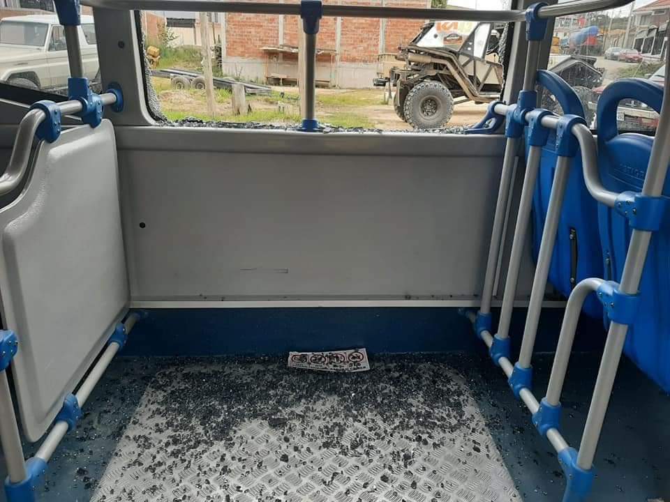 Alcaldesa se ha olvidado de la vialidad, los buses sufren daños
