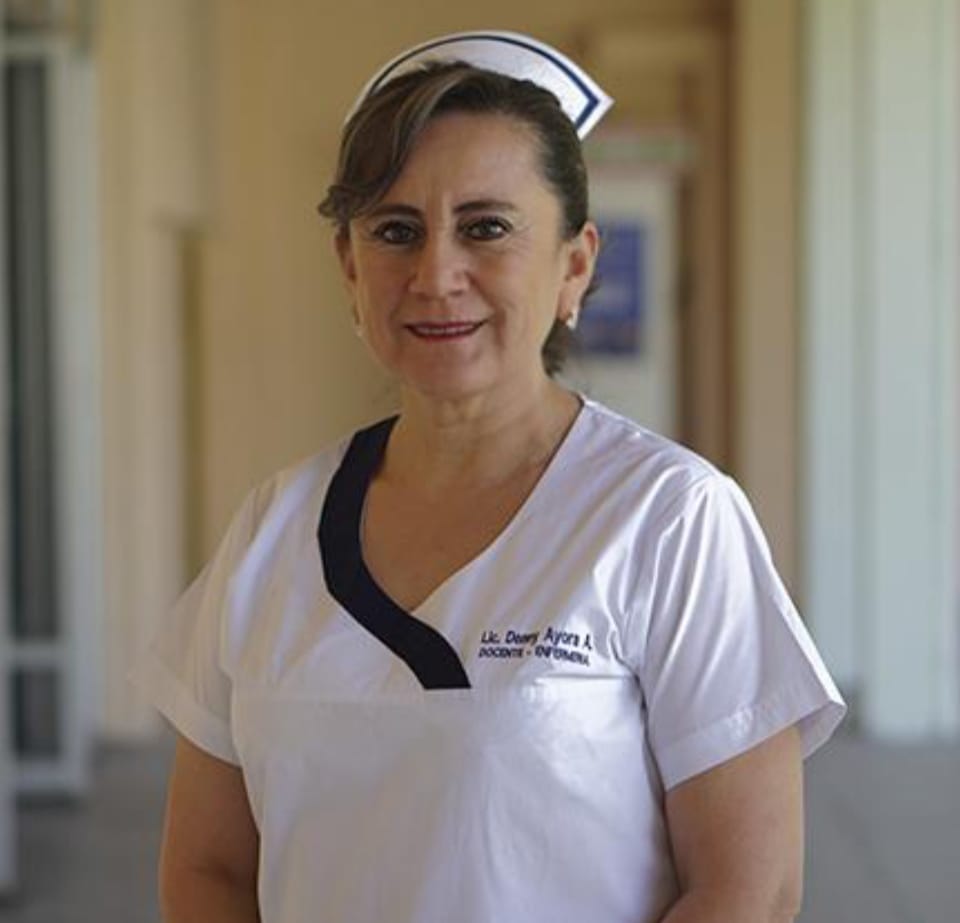 Universidad Nacional de Loja conmemora el día internacional de la Enfermería