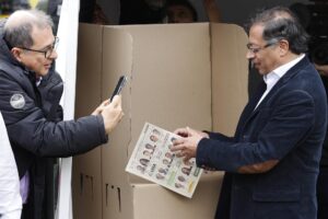 Normalidad a la mitad de la jornada en las elecciones presidenciales colombianas