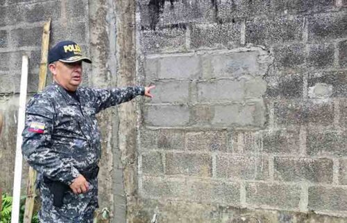 Arreglo. Ya se taparon los huecos que hicieron los privados de libertad en el cerramiento.