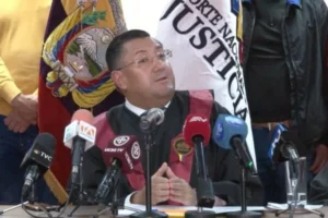 Iván Saquicela ‘contrataca’ y presenta una  acción constitucional en Cuenca