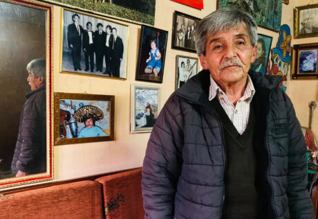 Don Luis Alfonso Sánchez le agradece a la fotografía el poder conocer el encanto de Ambato y su gente.