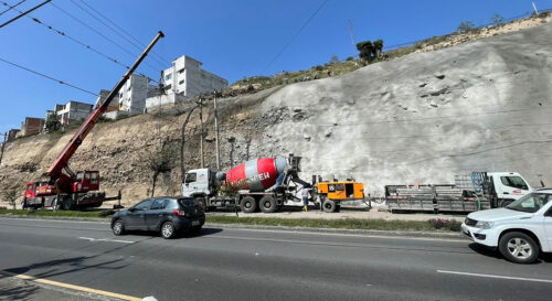 En el puente curvo solo está habilitado el carril con dirección sur norte para el tránsito de ida y venido.