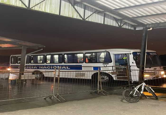 48 integrantes de Los R7 llegaron a Bellavista