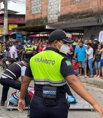 Muere aplastado por un bus