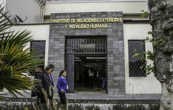 La CNJ entregó a Cancillería pedido de extradición de Rafael Correa
