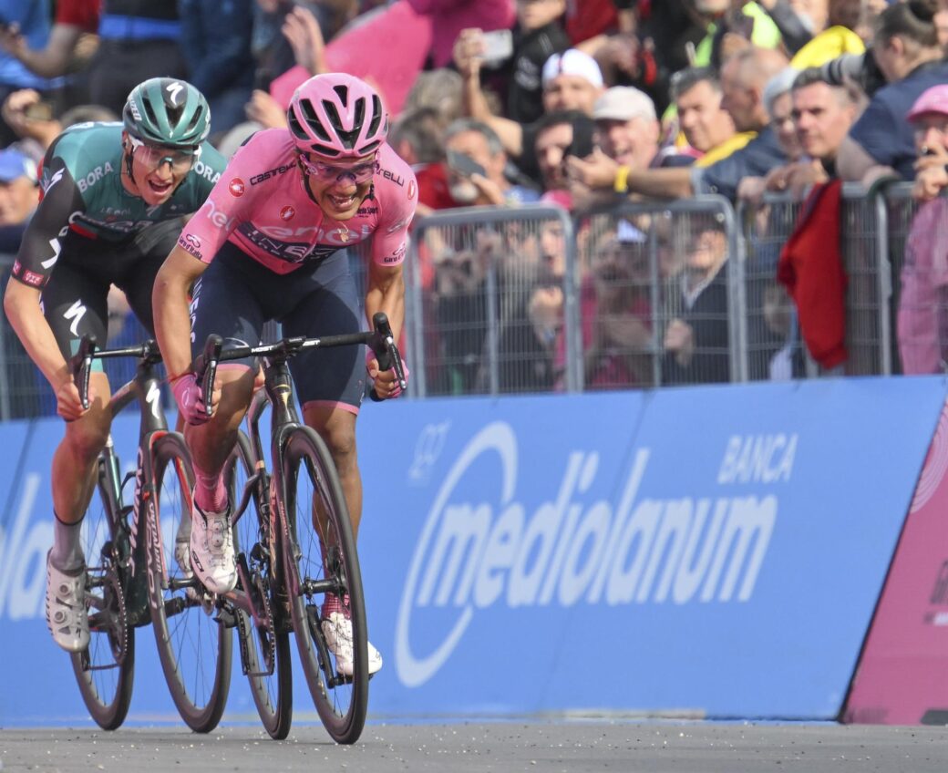 El ciclista Richard Carapaz terminó octavo en la etapa de este viernes.