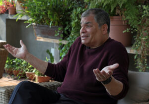 Correa pide el adelanto de las elecciones en respuesta a la propuesta del Presidente Lasso