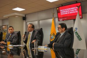 Economía realiza primer pago de $140 millones por la deuda en salud con el IESS
