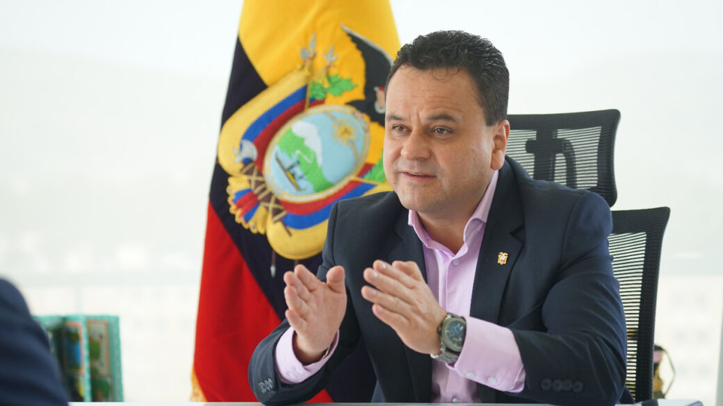 El ministro de Inclusión Económica y Social, Esteban Bernal, habla de la situación de la Fundación Jóvenes Contra el Cáncer.
