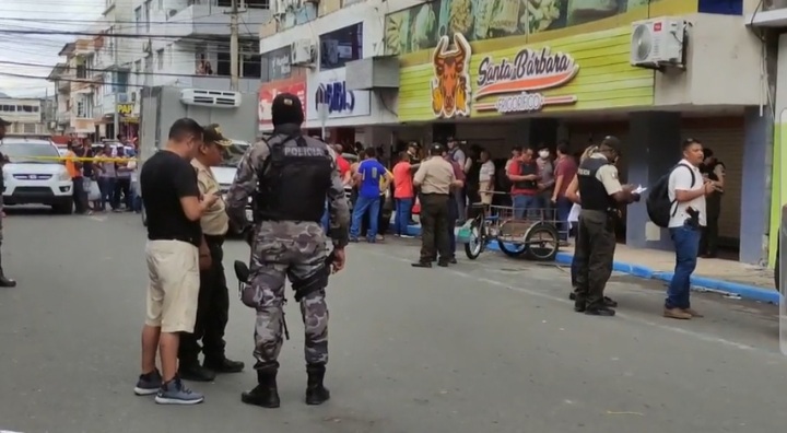 Dos coches bomba explotaron en Esmeraldas, hay cinco detenidos