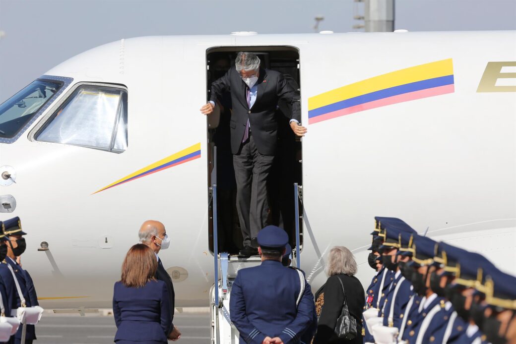 Presidente de Colombia dice que no ha comprado avión presidencial ecuatoriano