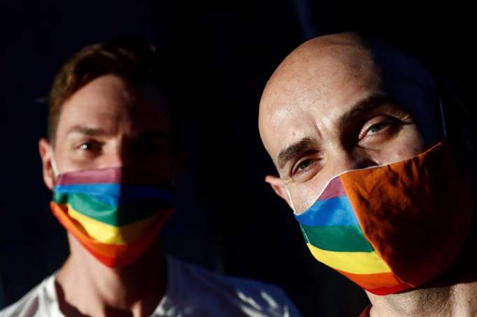 Derechos de personas LGBTI muestran retroceso, advierte la Unión Europea