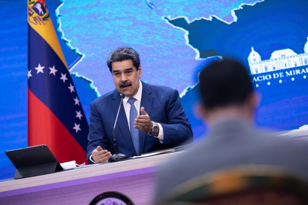 Washington dice que la medida no implica concesiones a Nicolás Maduro (foto) y que atiende pedido del Gobierno interino.