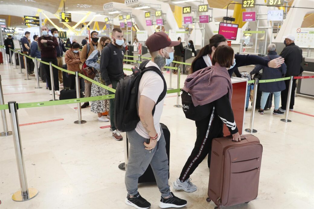 Europa retirará obligatoriedad de mascarilla en vuelos y aeropuertos