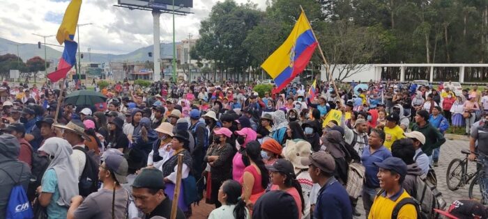 Llegada. El pueblo kichwa Karanki lideró la protesta este 23 de junio en Ibarra. Se unieron sindicatos, transportistas, comerciantes de mercados, entre otros.