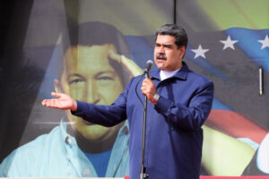 Maduro recibe en Caracas al fiscal jefe del Tribunal Penal Internacional