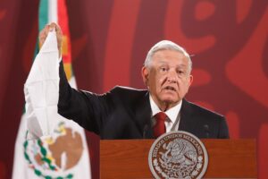 México presenta plan contra el cambio climático aunque apuesta al petróleo