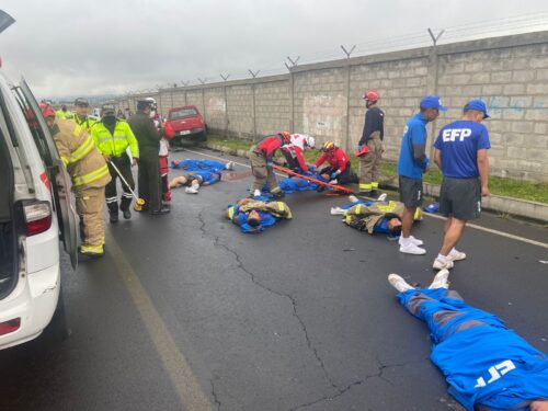 15 heridos y un muerto deja atropello múltiple en Latacunga
