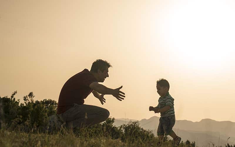 Las mejores canciones para dedicar a papá en su día