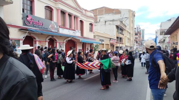 Pueblo de Saraguro llegó a Loja al noveno día de paro