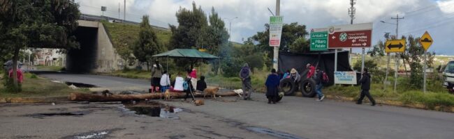 LUGAR. Este es uno de los puntos de bloqueo de la zona, como este, se registran algunos impedimentos de circulación.