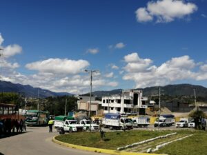 Transporte lojano levantó protestas, en Saraguro siguen las vías cerradas
