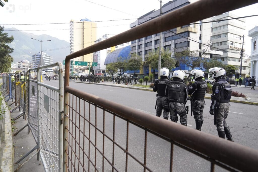 Amenaza de bomba provoca cierres viales en Quito