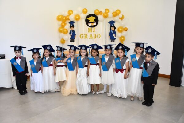 Unidad Educativa ‘Vicente Agustín Aguirre’ graduó a 11 infantes