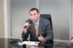 Francisco Cepeda renuncia a la presidencia del Consejo Directivo del IESS