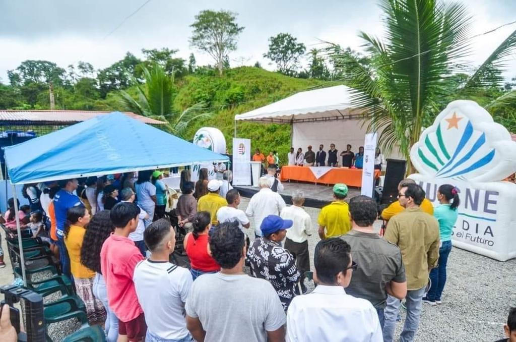 Entregan sistema de agua potable a comunidades rurales de Muisne