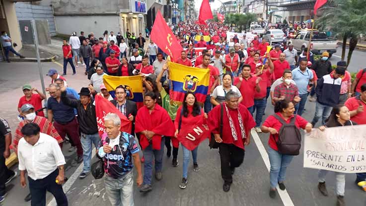 RECORRIDO. La marcha recorrió las avenidas Quito y 29 de Mayo.  