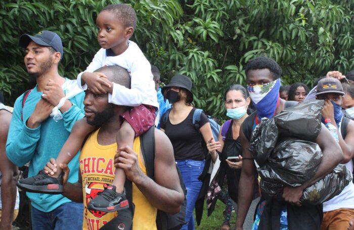 Diáspora. Los venezolanos se han convertido en caminantes al huir de su país.