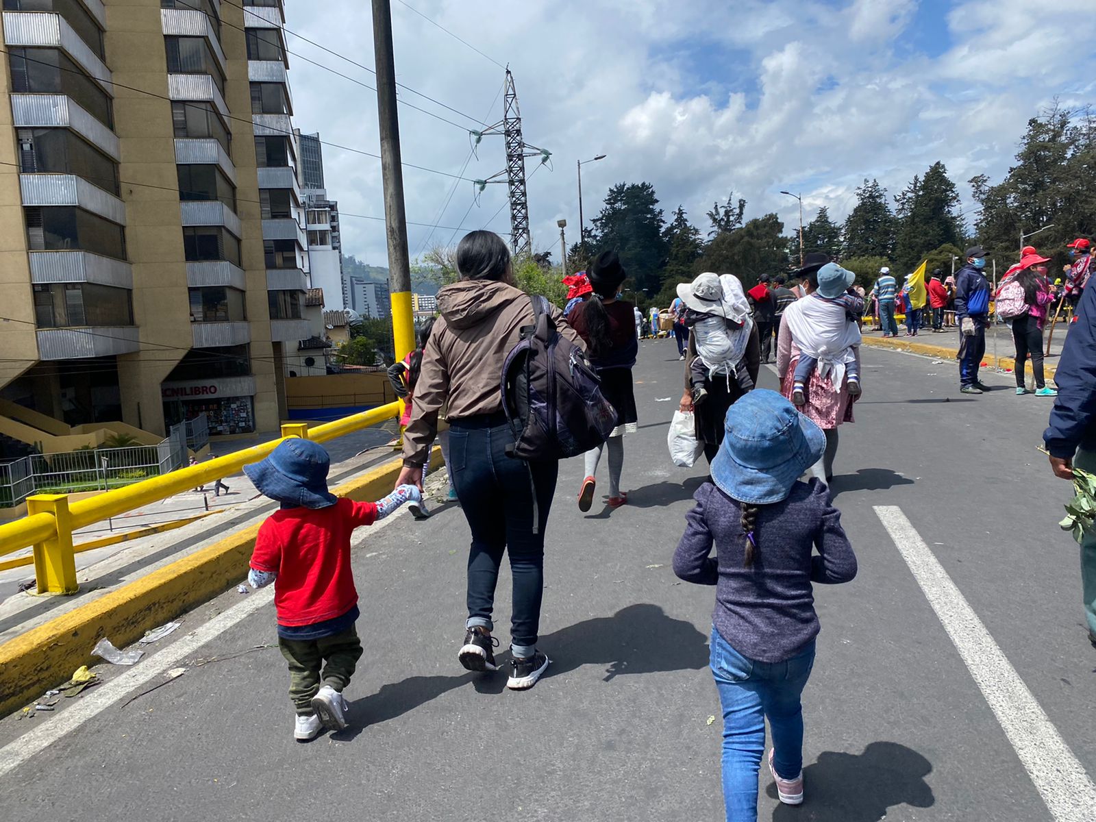 No se ha determinado cuántas mujeres con niños llegaron al paro.