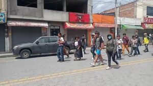 Otavalo. Desde entidades bancarias hasta pequeñas tiendas fueron obligadas a cerrar este 14 de junio de 2022. 