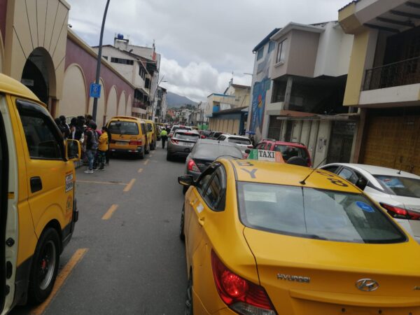 Taxistas desamparados, cámaras internas no son monitoreadas