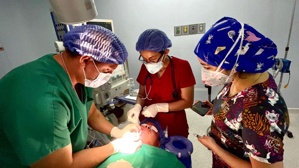 Cirugías maxilofaciales de alta complejidad se resuelven en el Isidro Ayora