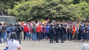 Tensa calma se vive en Quito, mientas Leonidas Iza avanza a la plataforma gubernamental