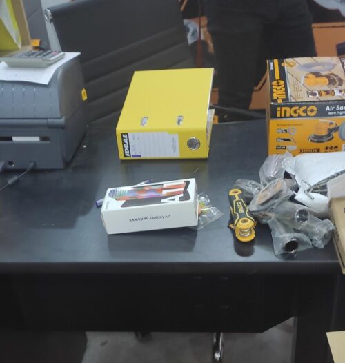 Roban un local en la avenida El Rey