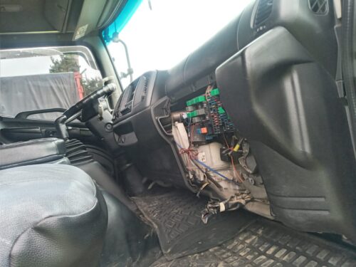 Roban partes de un camión retenido en patio policial de Picaihua