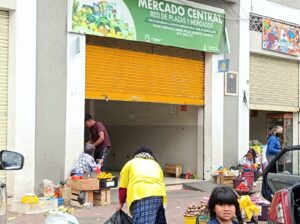 Movimientos indígenas piden el cierre de la Red de Plazas y Mercados de Ambato