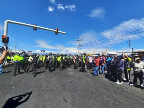 Los manifestantes amenazaron de muerte al equipo que cubría la apertura de vías.